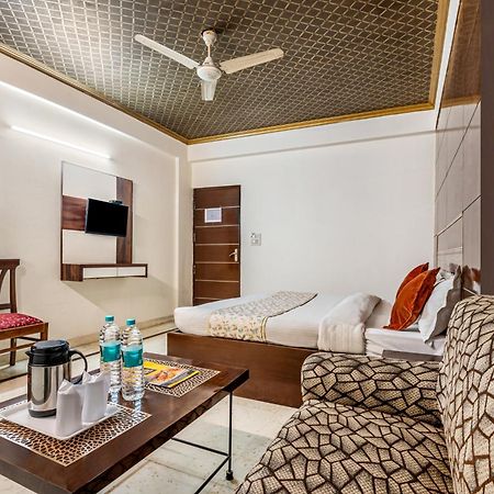 Hotel Nice Palace Delhi (National Capital Territory of India) Exterior foto